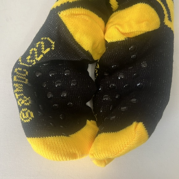 Batman Bundle -Hat, Slippers and Action Figure - Picture 7 of 11